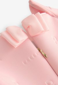 Baker by Ted Baker Koktejlové šaty / šaty na párty - pink