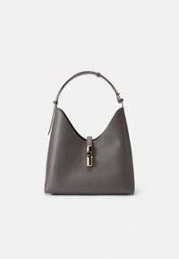 Leren hobo tas in donkergrijs met een gebogen silhouet, verstelbare schouderriem en gouden hardware die de sluiting accentueert.