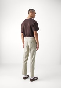 Selected Homme SLHSLIM CEDRIC STRUCTURE SUIT - Odijelo - sand