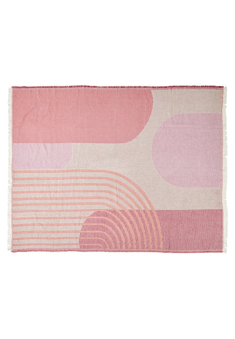 Gewebter rechteckiger Teppich mit abstrakten geometrischen Formen in verschiedenen Rosa-, Pfirsich- und Beigetönen, der geschwungene und lineare Muster mit fransigen Rändern aufweist.