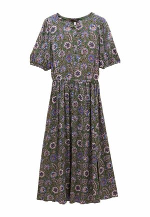 Robe midi verte avec motif floral violet et blanc, manches courtes bouffantes, taille froncée, encolure ronde et boutonnage au devant.
