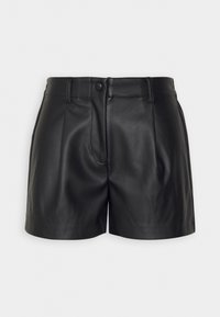 Shorts taille haute en simili cuir noir avec bouton devant, fermeture éclair, passants de ceinture et finition lisse sur fond uni.