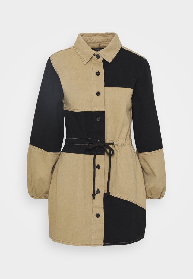 COLOURBLOCK DRESS - Robe en jean - black