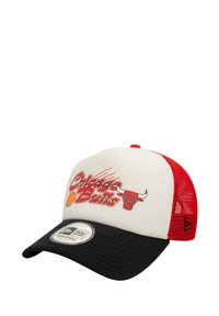 Red and white mesh cap with a black brim, featuring "Chicago Bulls" logo and basketball graphic on the front. Adjustable strap at the back.
