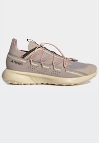 Adidas Terrex VOYAGER 21 TRAVEL - Túracipők - taupe/taupe/impact orange