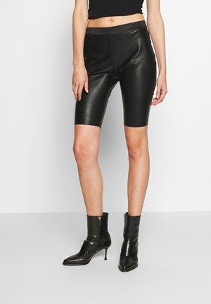 Short - black