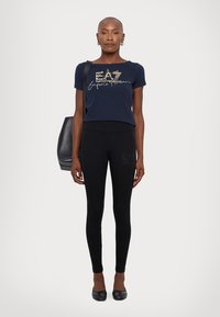 EA7 Emporio Armani Camiseta estampada - navy