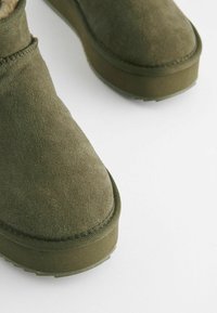 Next Botas para la nieve - khaki green