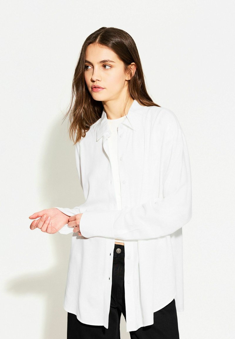 Camicia Simply Be Bianca In Cotone Cheesecloth – Doppia Tasca – Manica Lunga Taglie Forti