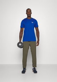 Reebok IDENTITY SMALL LOGO TEE - Pamata T-krekls - vector blue