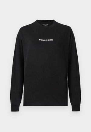 Czarny longsleeve wykonany z bawełny, z napisem "MINDWORK" w kolorze białym, umieszczonym na środku klatki piersiowej. Okrągły dekolt i ściągacze na mankietach.