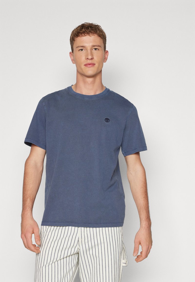 Timberland DUNSTAN GARMENT DYE SHORT SLEEVE TE - Jednoduché tričko - dark sapphire