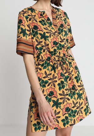 Vapaa-ajan mekko - yellow