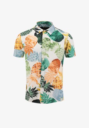 Chemise à manches courtes avec boutons, présentant un motif coloré d'ananas et de feuilles en vert, orange et bleu sur fond blanc.