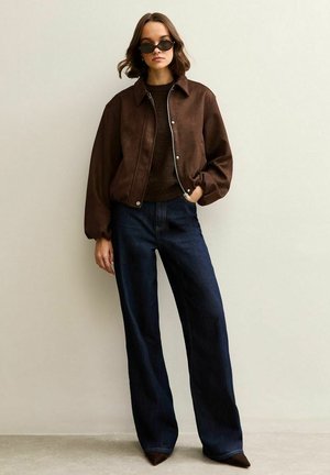 - Kurtka ze skóry ekologicznej