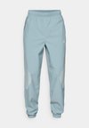 JORDAN SPORT JAM - Pantalones deportivos - aviator grey/light silver-coloured/iron grey