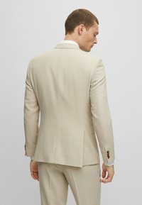 BOSS HUGE - Puku - light beige one