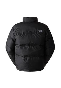 Melna pūkaina jaka ar augstu apkakli, pamanāmām horizontālām šuvēm un "The North Face" logotipu augšējā muguras labajā pusē.