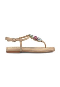 Sandalo piatto beige con design a t-strap, caratterizzato da un accent gemmato in tonalità di rosa e verde. Texture liscia con soletta ammortizzata.