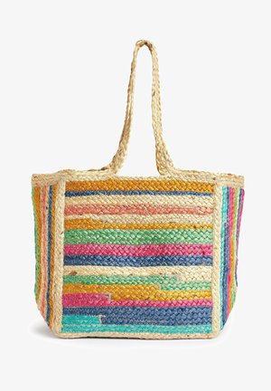 Bolso tote de paja tejido con asas trenzadas que presenta rayas horizontales multicolores en azul, verde, rosa, amarillo y naranja.