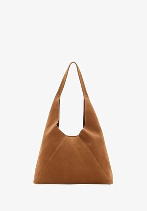 Bruine suède hobo tas met een slouchy vorm, voorzien van een gebogen handvat en driehoekige paneeldetails aan de voor- en achterkant.