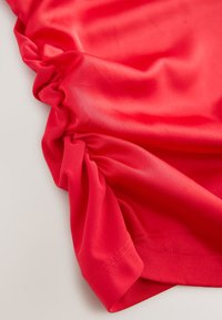 Tricou cu imprimeu - red