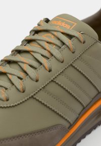 adidas Originals SL 72 RS UNISEX - Tossud - orbit green/cargo brown/bright orange