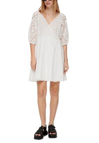 QS MIT BRODERIE ANGLAISE - Jurk - ecru