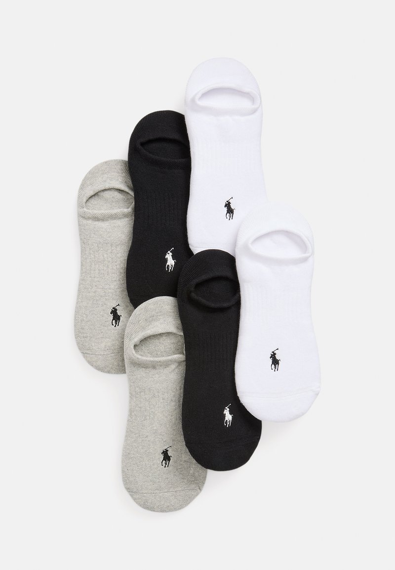 Trois paires de chaussettes de cheville : grises, noires et blanches. Mélange de coton, texture côtelée avec un petit logo brodé sur chaque chaussette.