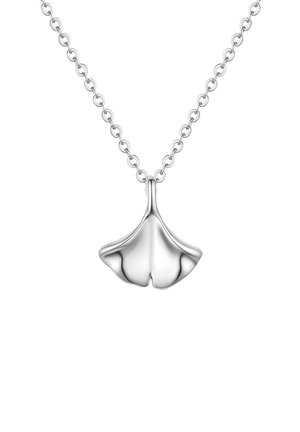 Collana d'argento con una catena delicata e un pendente a forma di foglia di ginkgo liscio e lucido.
