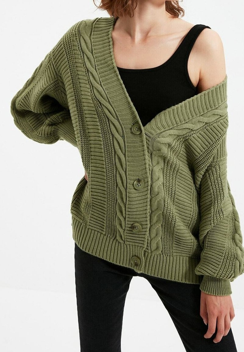 Trendyol Strickjacke - blue