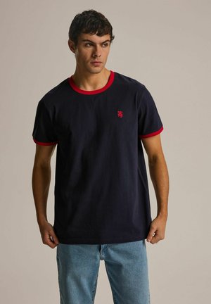 - T-shirt basic