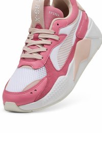 Puma RS-X REINVENTION - Tenisice za trail trčanje - white magic rose