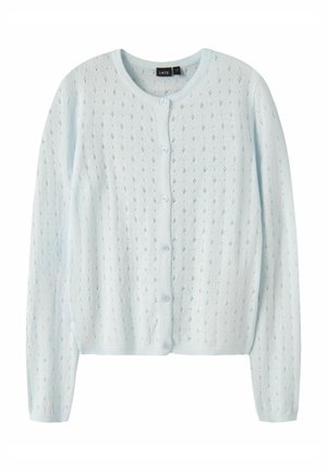 Lyseblå strikket cardigan med lange ermer, rund hals, knappelukking foran og delikat hullmønster over hele.