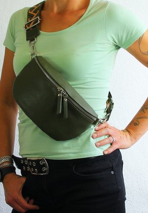 DrachenLeder Gürteltasche - grün mehrfarbig