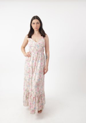 Robe maxi florale en rose clair, avec un décolleté en V, une taille élastique et un ourlet volé orné de roses pastel et d'accents bleus.