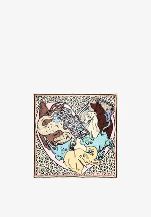 Srdcovitý dizajn vyplnený štýlizovanými postavami zvierat vrátane slona, leopardy a medveďa na vzorovom pozadí.