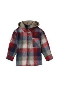 Camisa de franela con un patrón de cuadros en rojo, azul y verde, cuenta con una capucha beige y un bolsillo en el pecho. Cierre de botones y mangas largas.