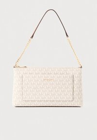 Pochette blanche à fermeture éclair avec bandoulière en chaîne dorée, présentant un motif répétitif du logo 'MK' et une poche frontale. Détails en métal doré.