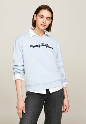 Tommy Hilfiger MDRN SCRIPT - Bluza - breezy blue