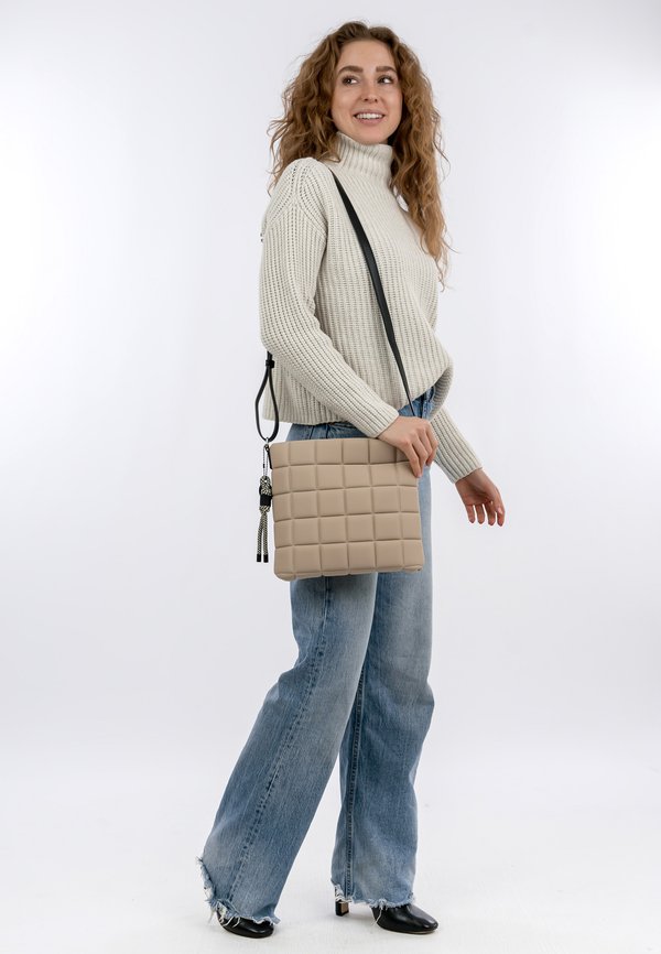 JANCY - Umhängetasche - beige