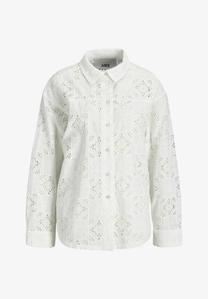 Valge pikavarrukas nööbitav särk lilleliste augulise pitsmustriga ja klassikalise kraega.