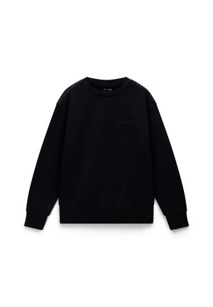 Zwarte sweatshirt met lange mouwen, ronde halslijn, gestructureerde schouderaccenten en subtiele reliëflogo aan de voorkant. Zachte stofafwerking.