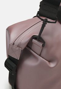 Rains HILO BAG SMALL UNISEX - Torba za vikend - muse