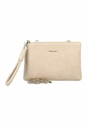 Beige Wildleder-Armbandtasche mit silberner Kettenriemen und kleinem silbernen Logo in der Mitte vorne.