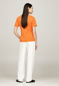 Tommy Hilfiger SLIM CODY - T-Shirt basic - autumn orange