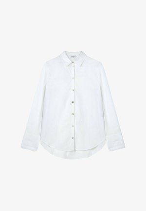 Biała koszula z długim rękawem, z wysuniętą kołnierzykiem, zapinana na guziki z zaokrąglonym dołem i gładką fakturą materiału. Posiada guziki w kolorze srebrnym.