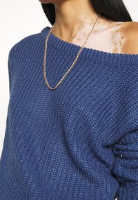 Missguided Stickad tröja - blue