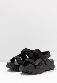 Vagabond Platåsandaletter - black