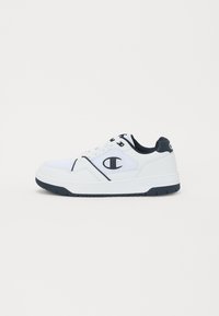 RD18 LITE - Basketball shoes - white